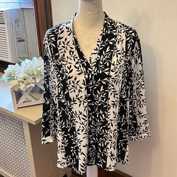 Investments black white linear vine long sleeve sheer blouse Size LP New - Picture 2 of 9
